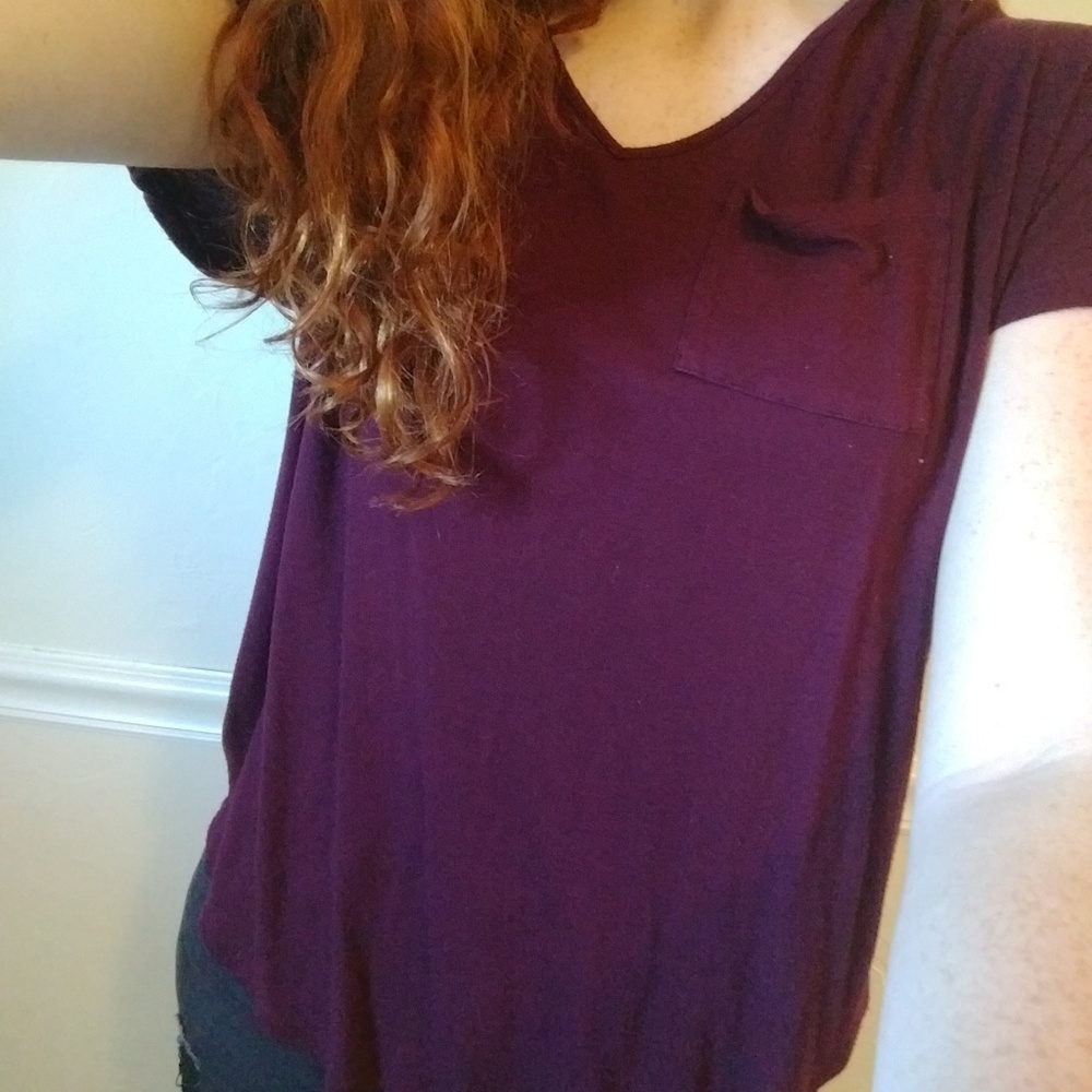 Vneck tee shirt with pocket